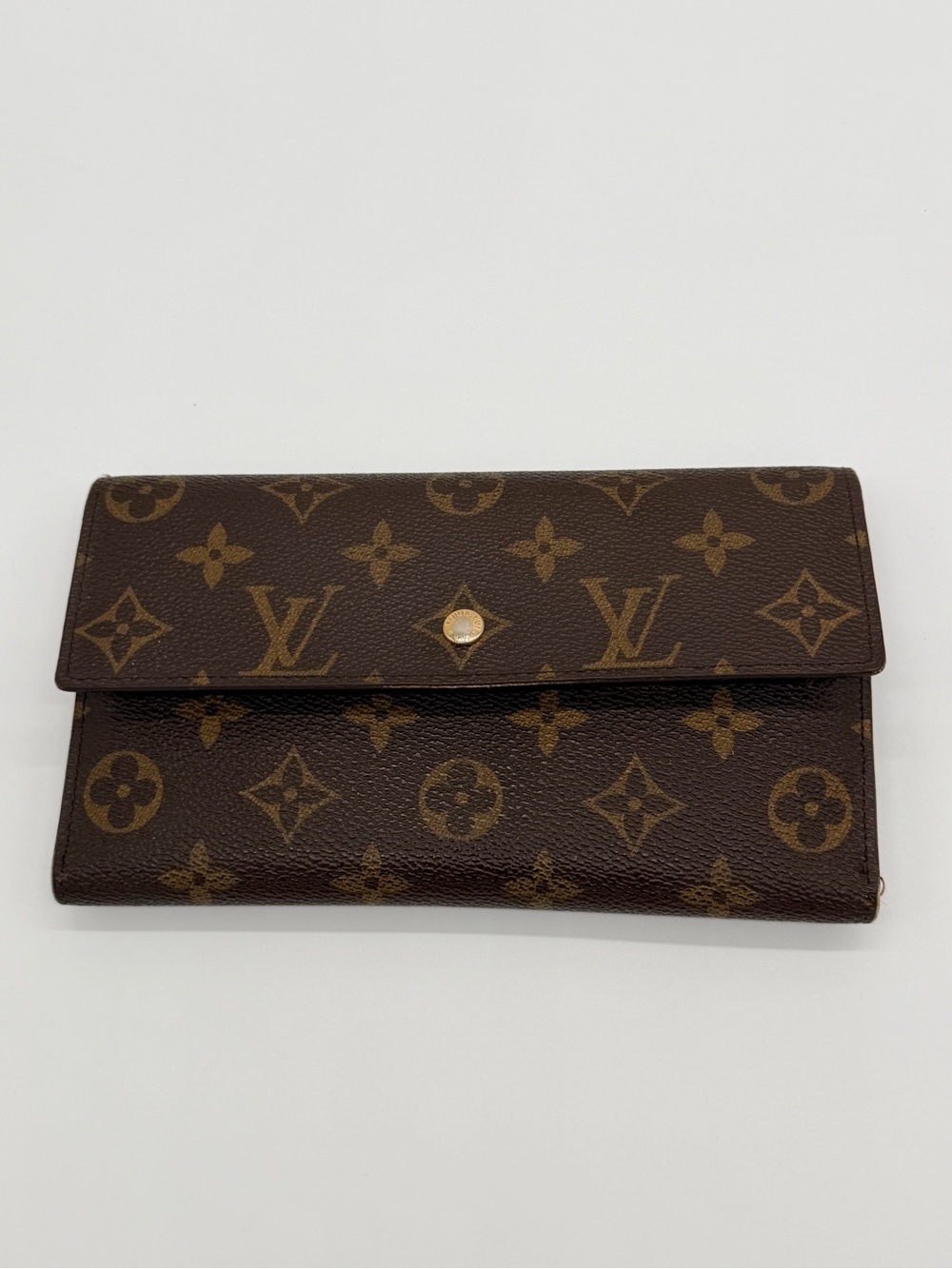 Louis Vuitton International Monogram Wallet 💝💝💝